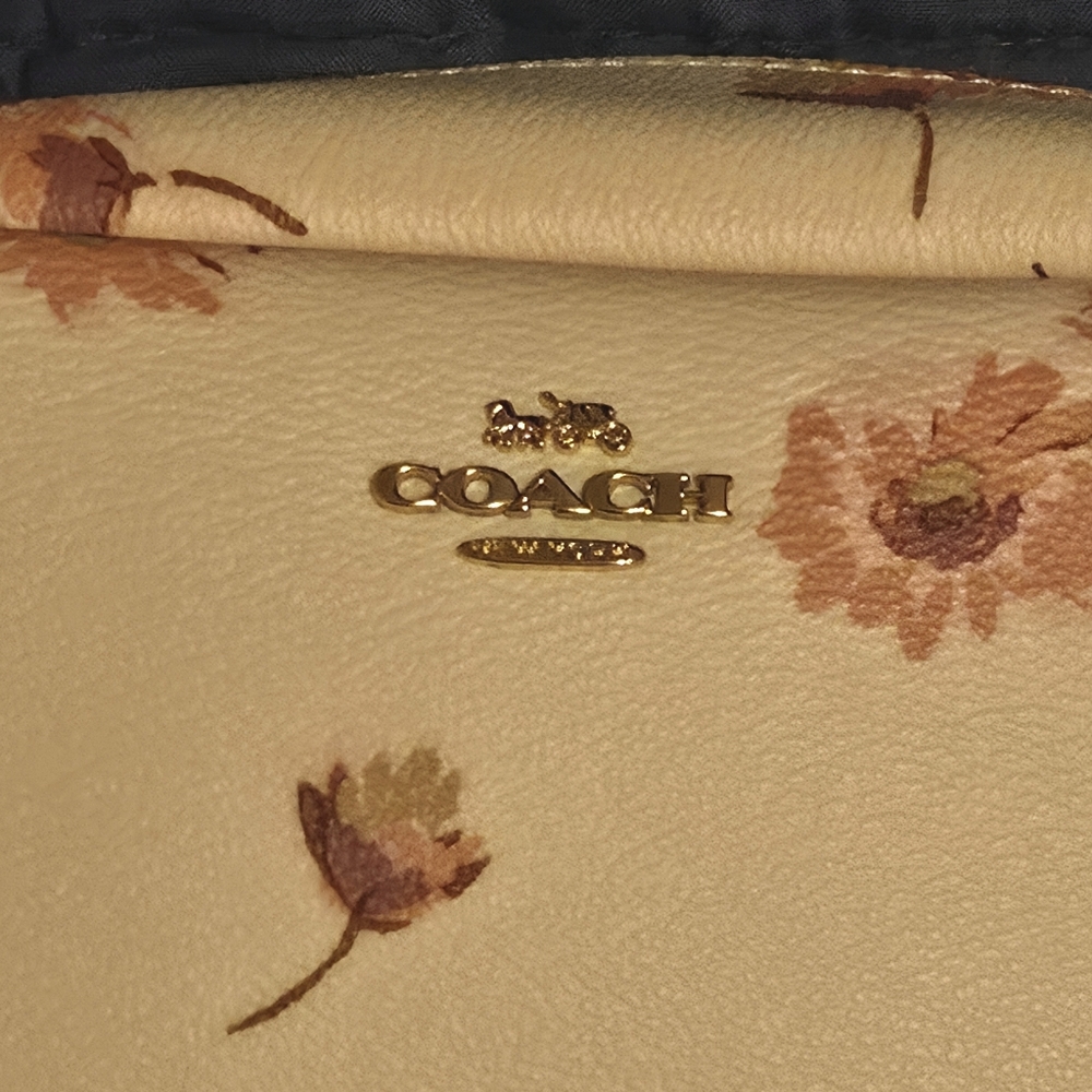 NWOT Coach Japan Exclusive Floral Cosmetic Case C3299 – Rare Limited Edition - Picture 2 of 12